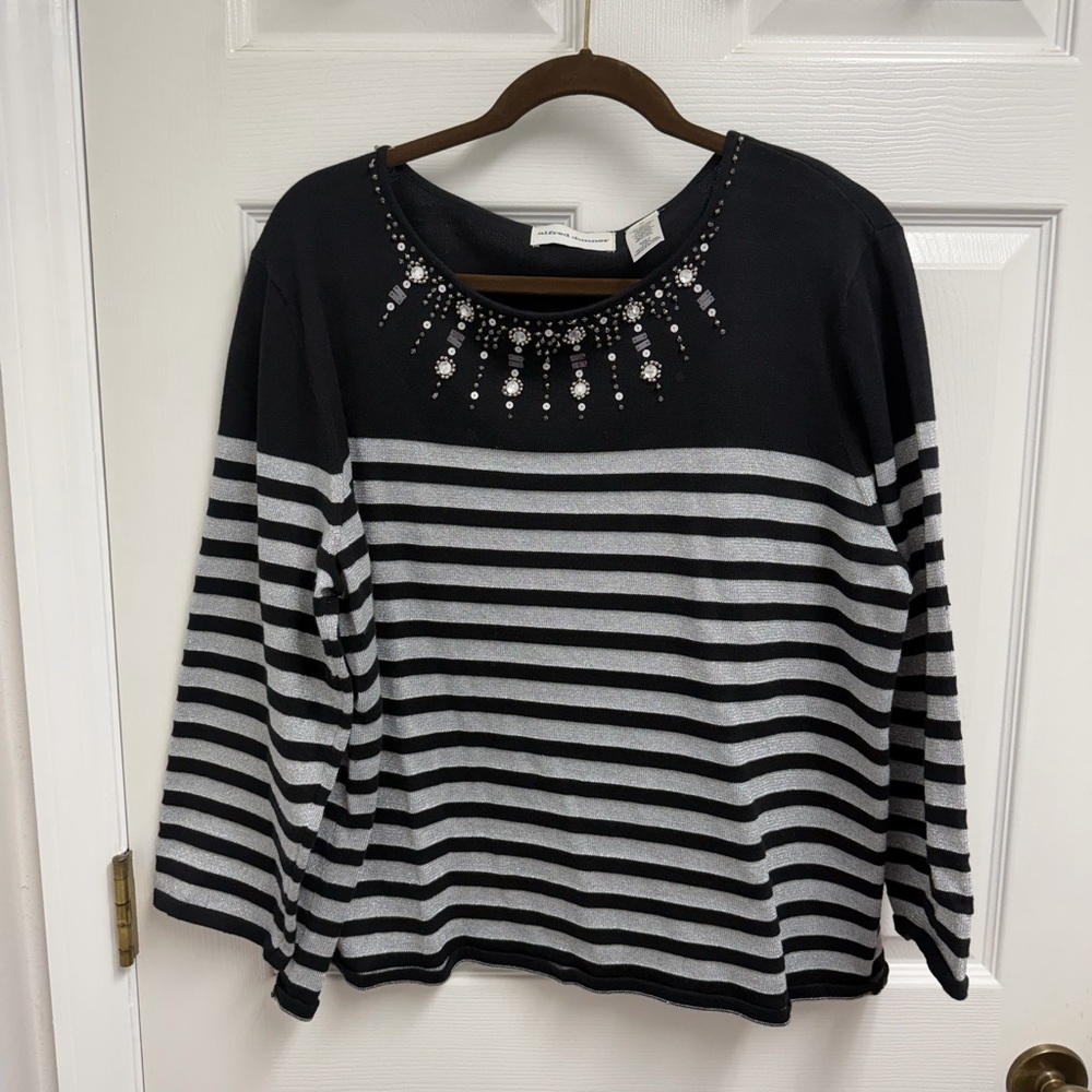 Ladies Alfred Dunner sweater never worn XL